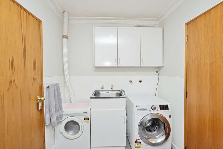 142 King Street Windsor_22