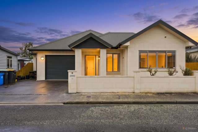 Central Oamaru Stone Townhouse