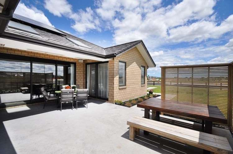 81 Baxter Michael Crescent Cambridge_17