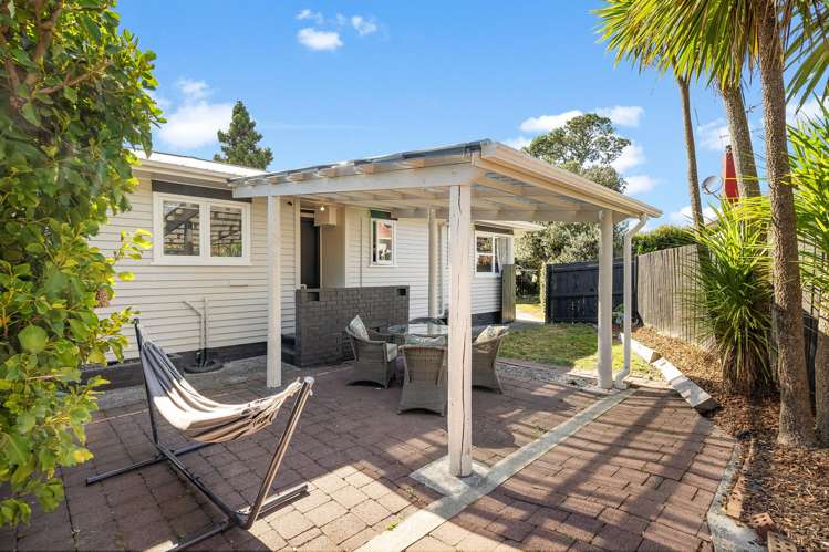 94 Tirimoana Road Te Atatu South_16