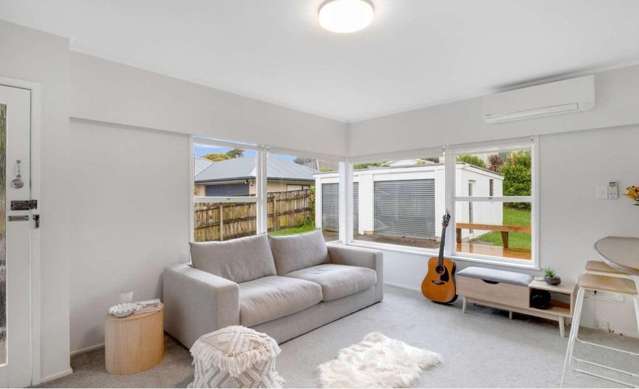 2/8 Wykeham Place 10878_4