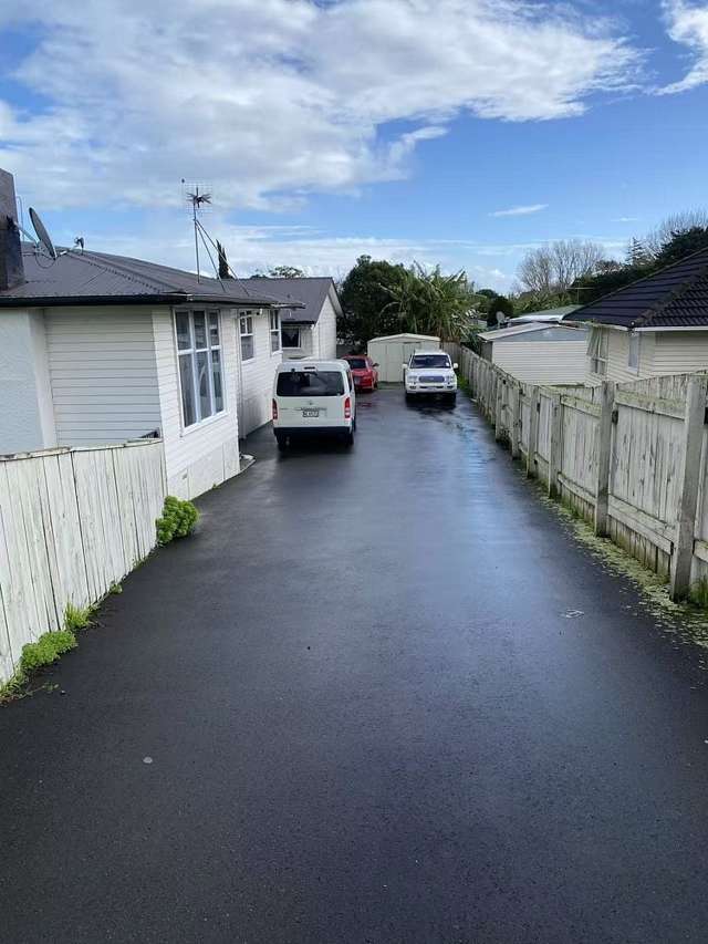 2 properties for rent, 2 bedrooms and a 4 bedrooms