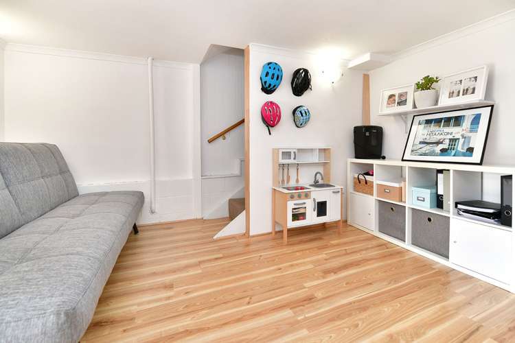 61 Gledstane Road Stanmore Bay_12