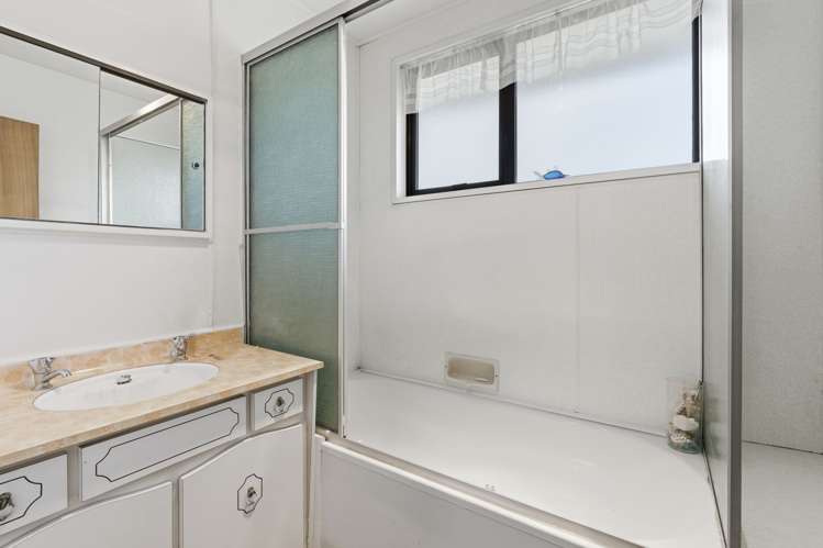 2/1 Karnak Crescent Avonhead_13