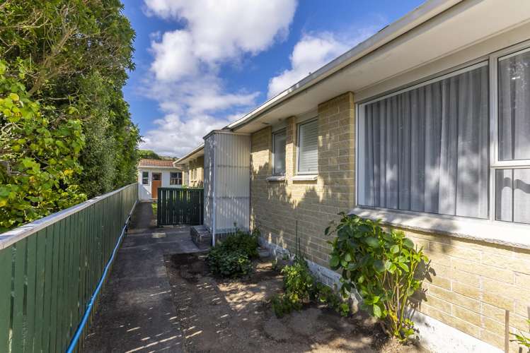 2/13 Linden Avenue Tawa_13