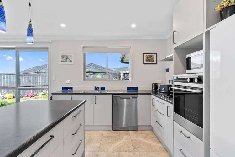 22 Olney Court One Tree Point_5