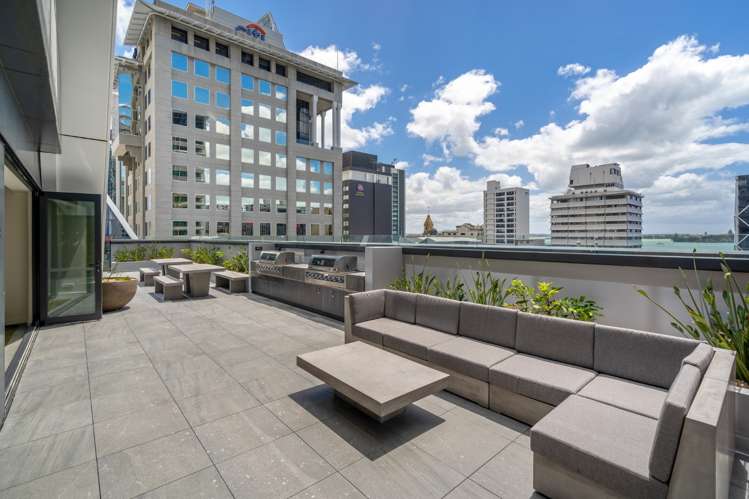 2005/10 Commerce Street 10015_15