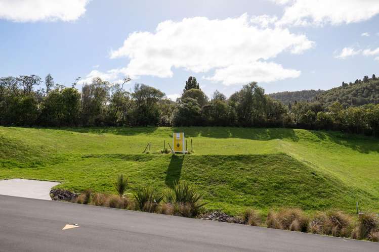 7 Otaketake Drive Kinloch_12