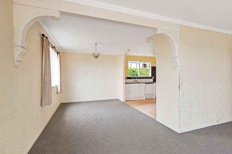 8 Waiwera Crescent Maupuia_5