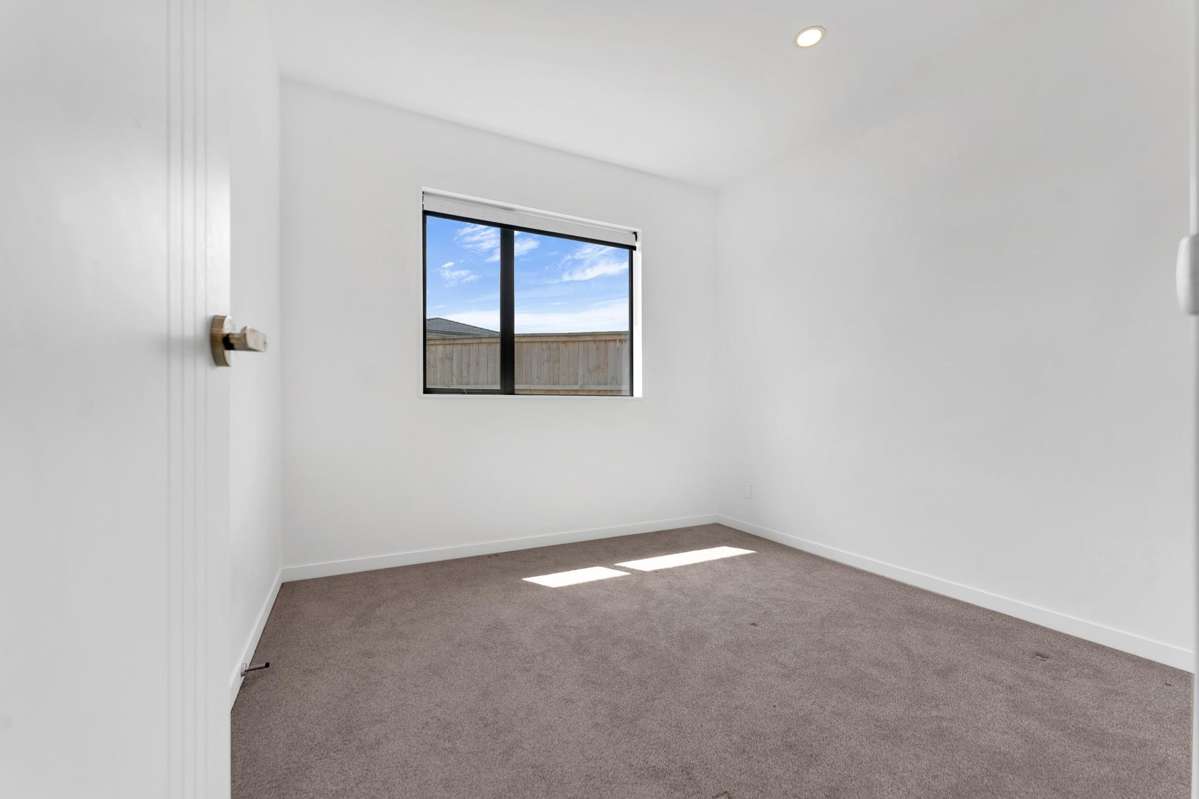 8 Bathurst Crescent_4