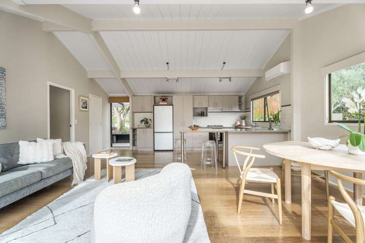 37b Ocean Road Surfdale_8