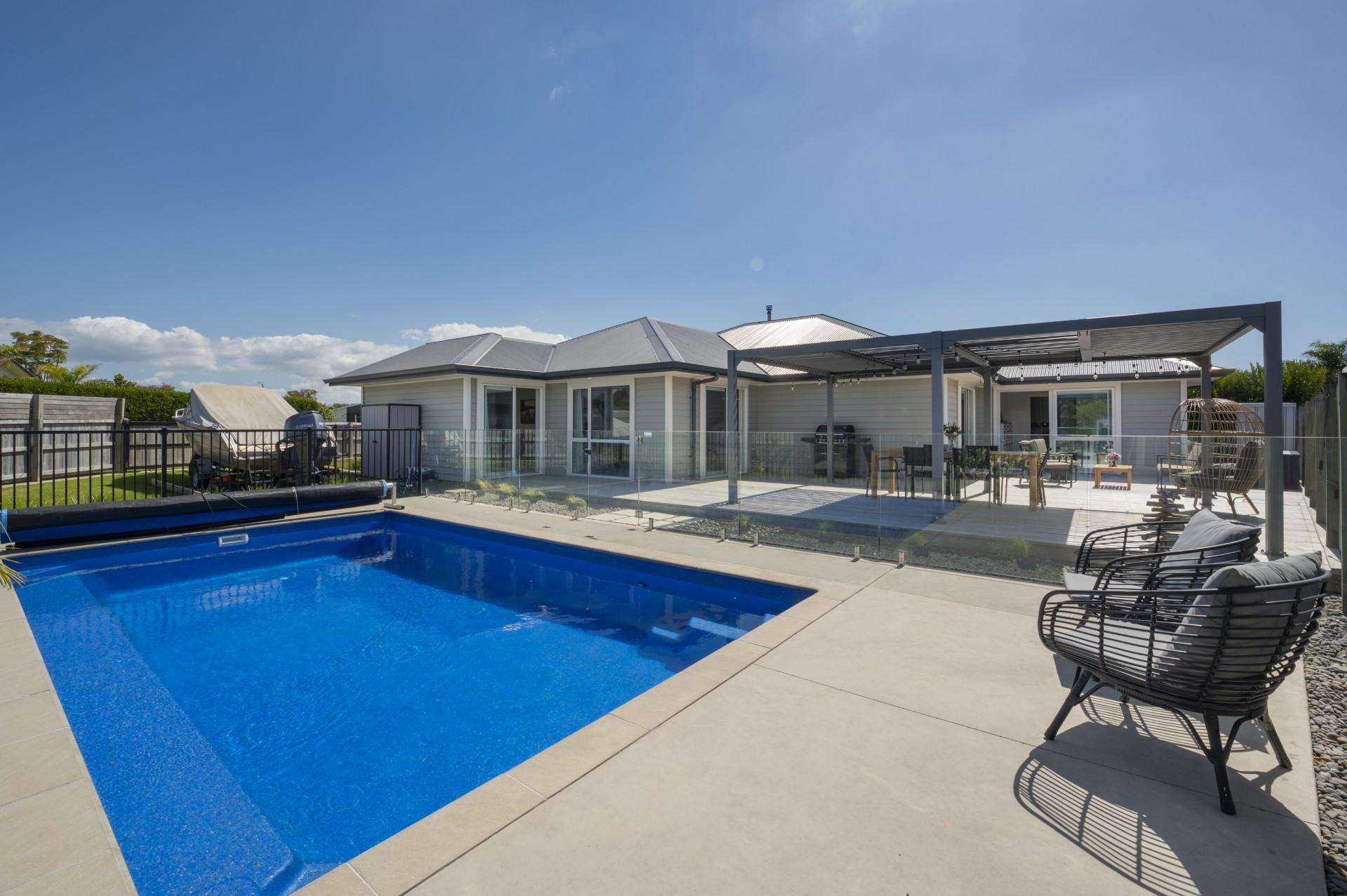 1 Benmore Crescent Pyes Pa_0