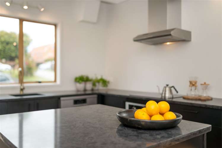 2/5 Eversleigh Road Belmont_27