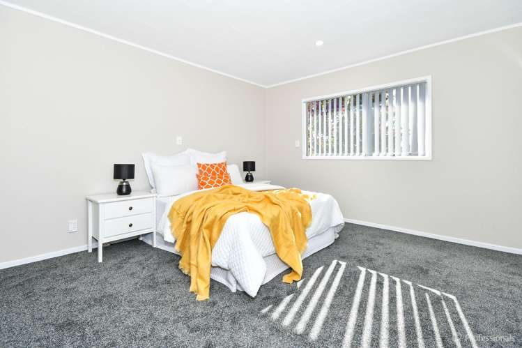 1/11 Bundena Place Clendon Park_10