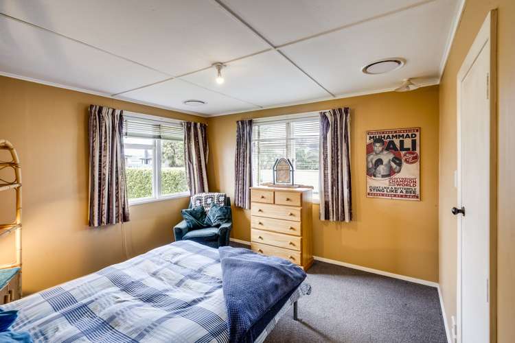 20 Neal Crescent Onekawa_13