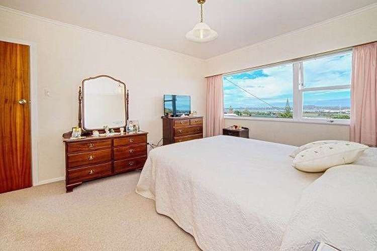 16 Merville Avenue Te Atatu South_8