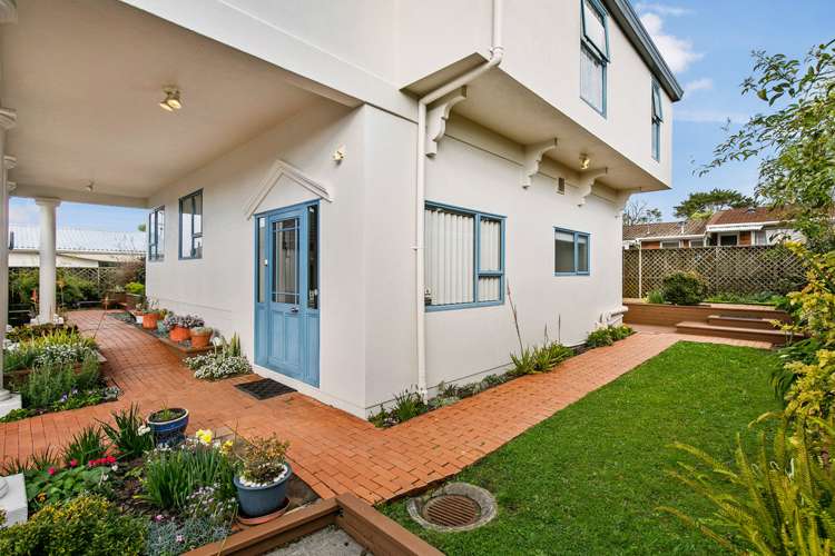 8a Riverview Road New Lynn_24