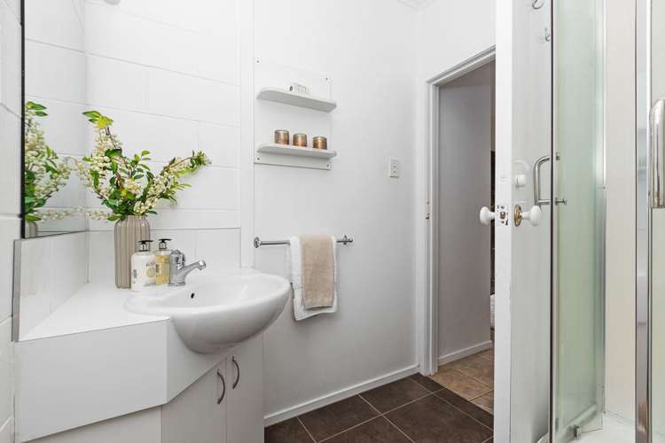 2/50a Taharoto Road Takapuna_15