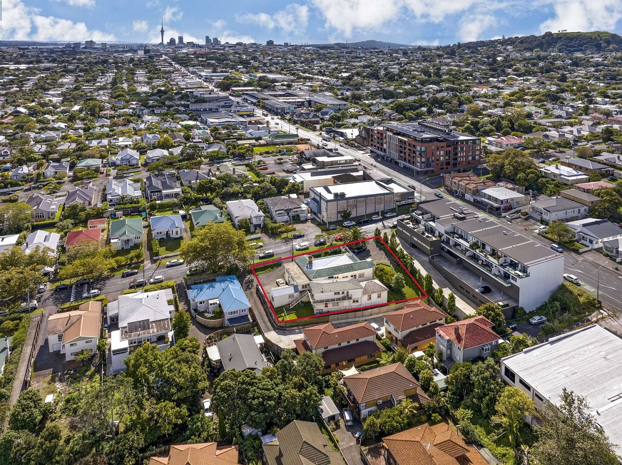 Mt Eden character with income, future upside