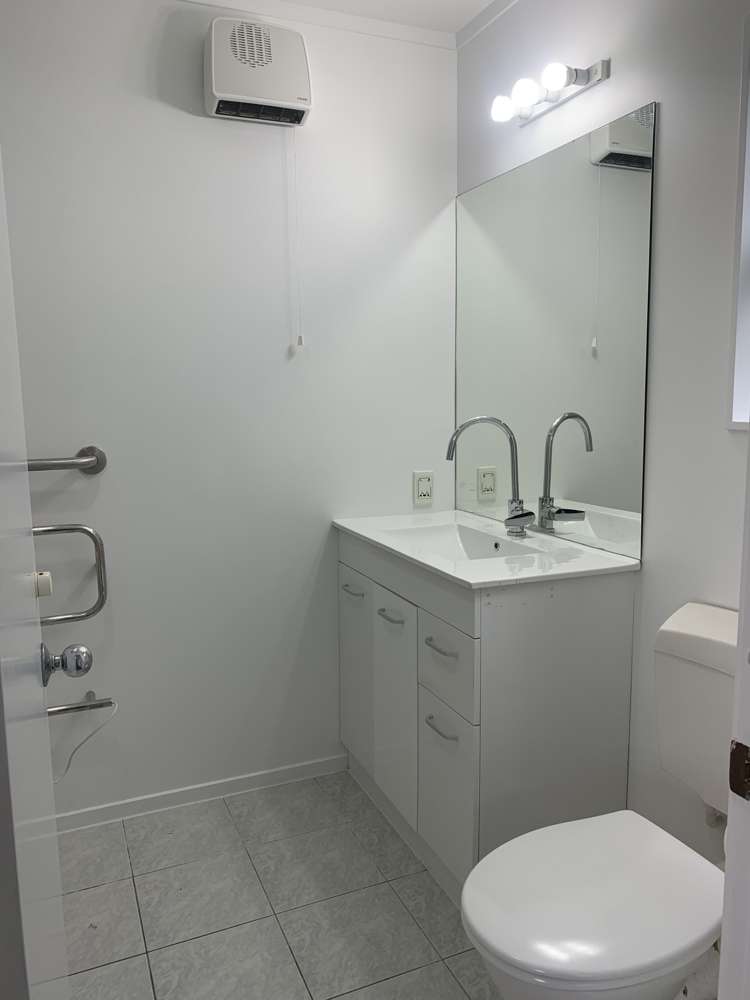 2/24 Clonbern Road Remuera_12