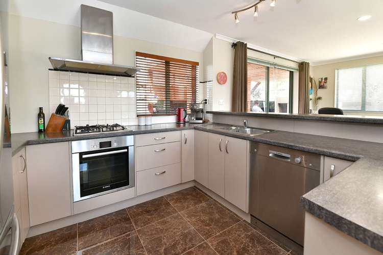 11 Parkwood Crescent Gulf Harbour_9