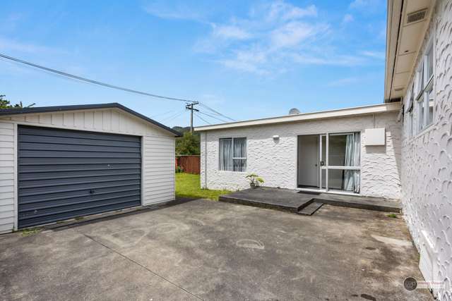 82 Hewer Crescent Naenae_4