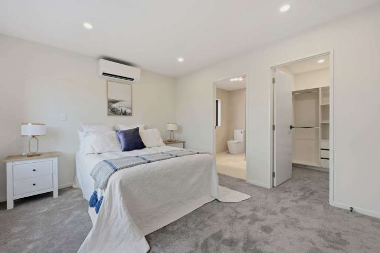 Lots 2-5/44 Bradbury Road Botany Downs_31