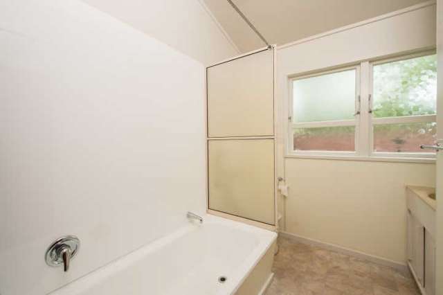 1/8 May Street 1076_4