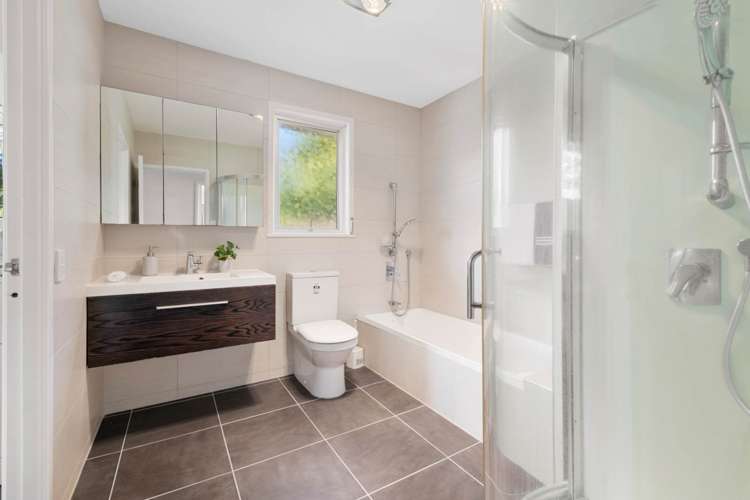 8 Uppingham Crescent Hillcrest_11