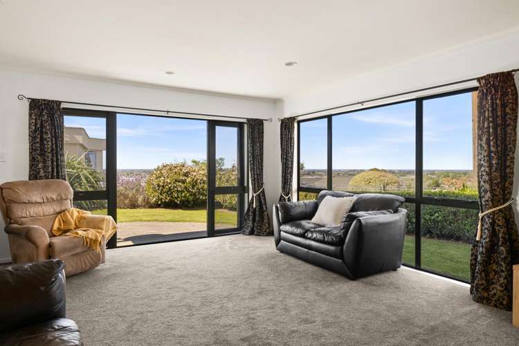 84 Churchill Drive Taradale_6