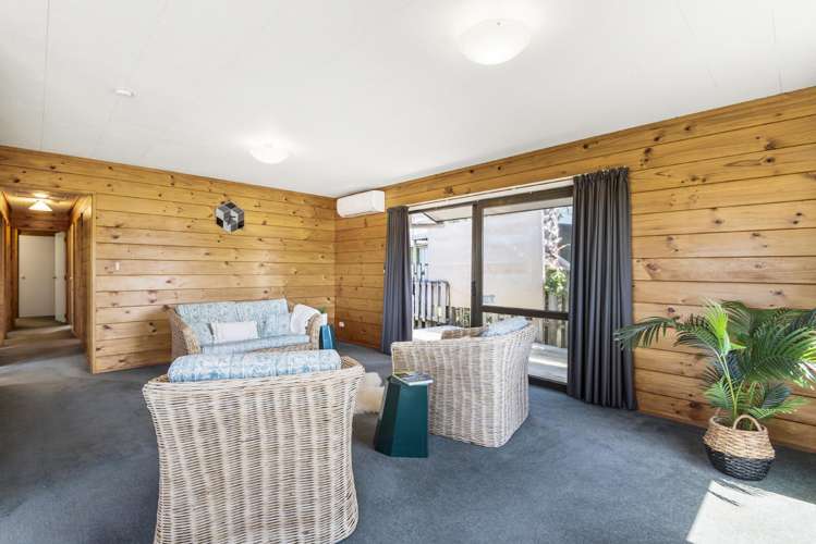 1/8 Camilla Grove Totara Vale_31