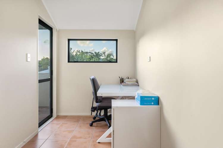 8 Almond Grove Greenhithe_14