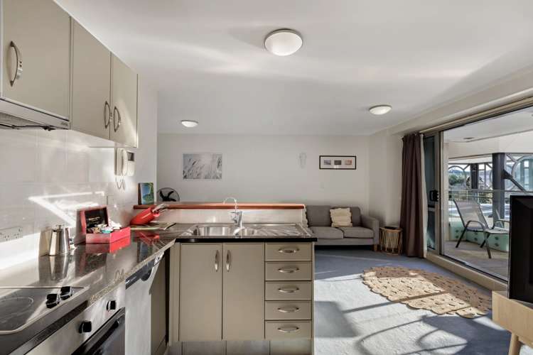 210/36 Victoria Road Mt Maunganui_4