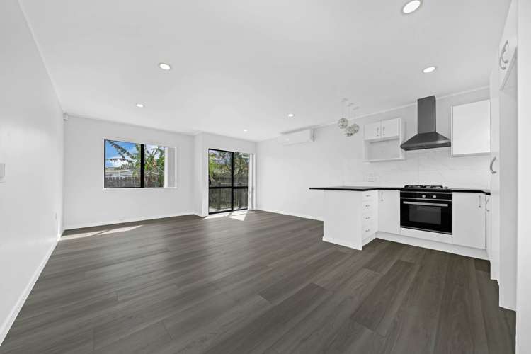 16A Hatherley Place Clendon Park_8