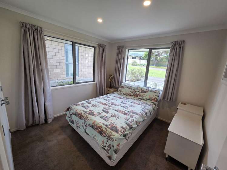 1 Meadowviews Drive 1185_12