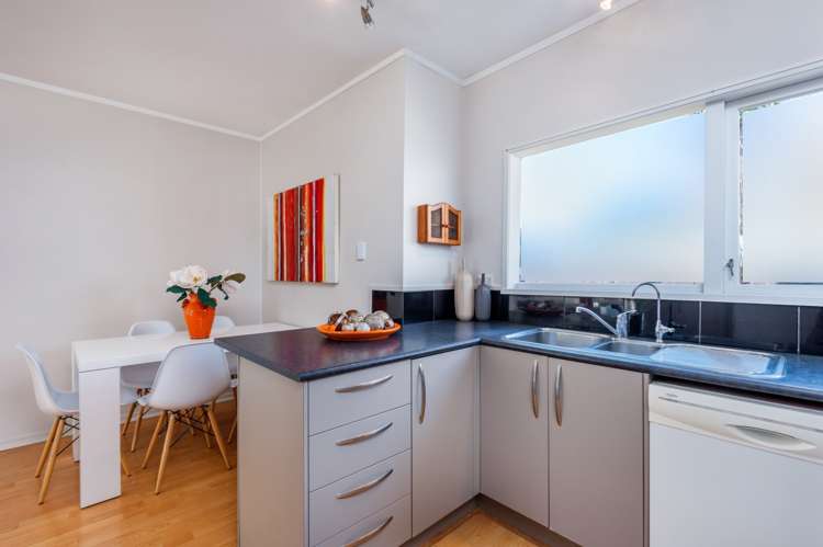 15a Riverview Road New Lynn_10