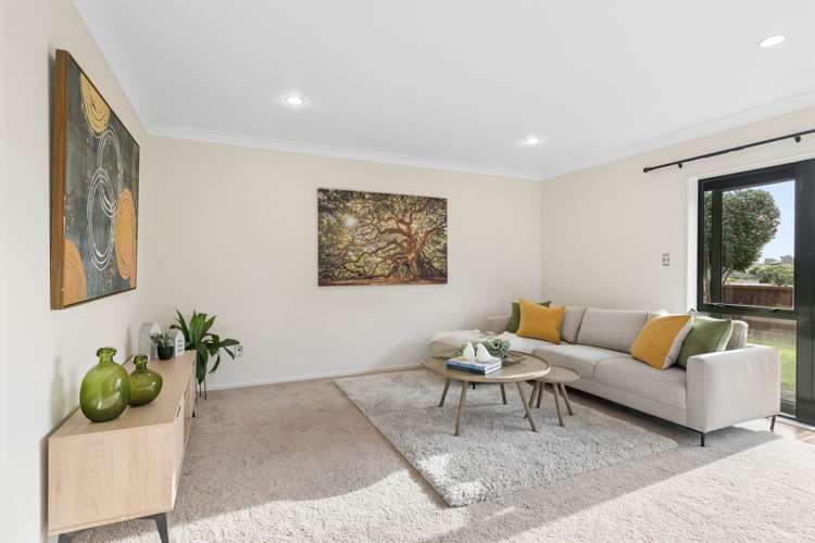 22 Castlehill Court Wattle Downs_10