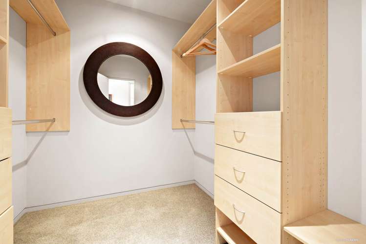 7/16 Beach Front Lane Browns Bay_11