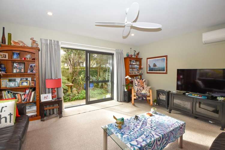 8 Ashmore Park Road Carterton_11