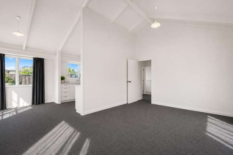 A/9 Logan Place 11601_1