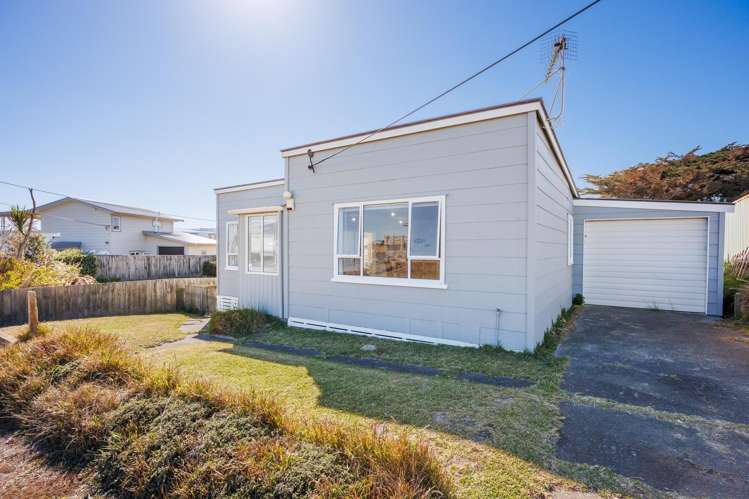 13 Nelson Street Foxton Beach_24