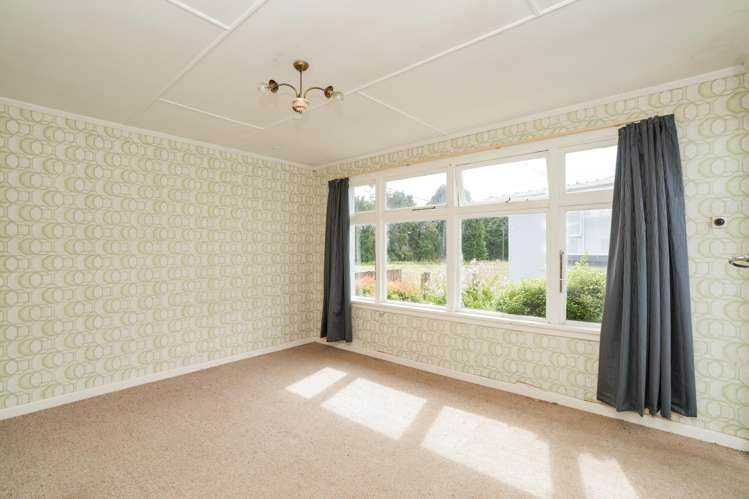 85 Cross Road Edendale_13