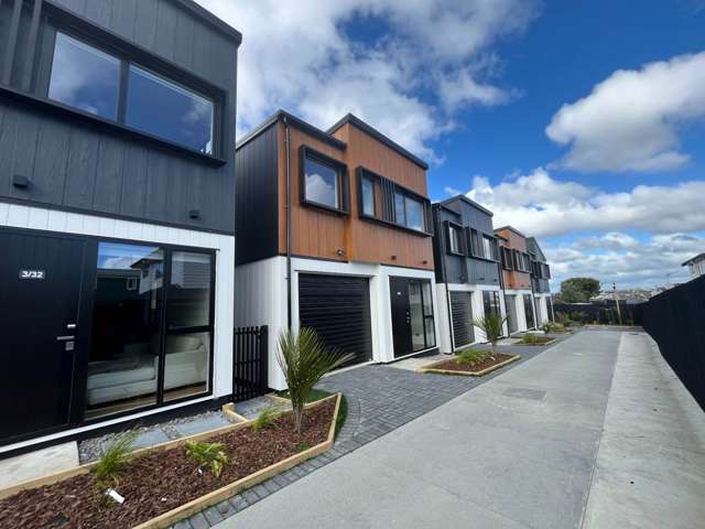 4/32 Bradbury Road Botany Downs_1