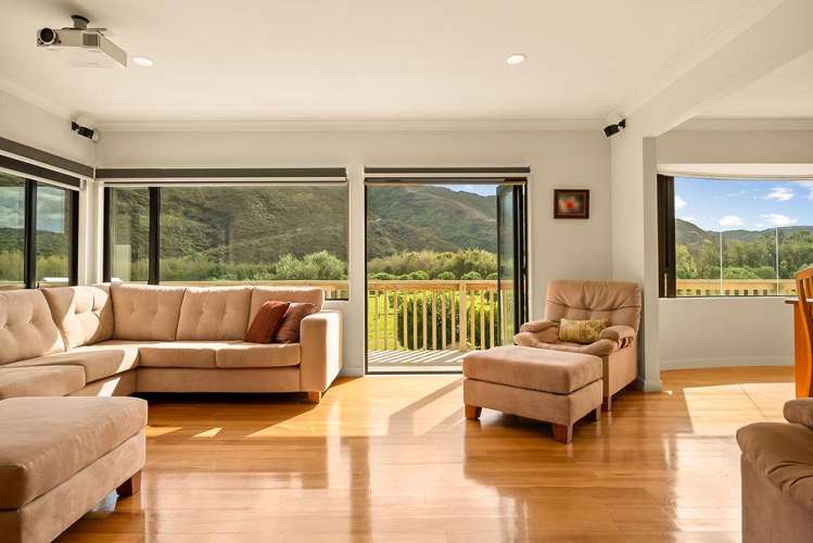 1276 Coast Road Wainuiomata_6