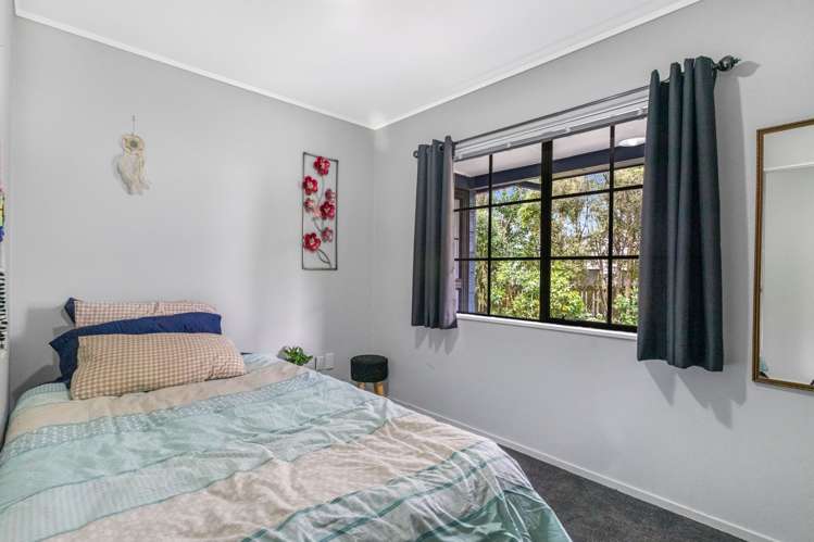 21 Greenfield Road Pollok_16