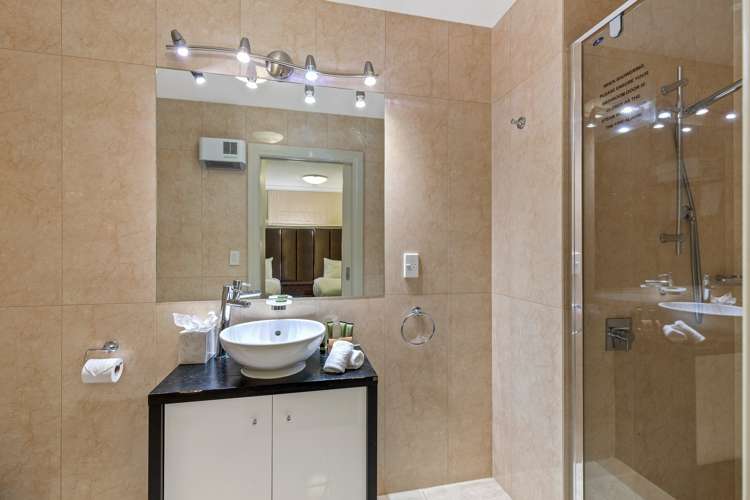 704/34 Lake Esplanade Queenstown_11