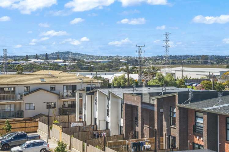 A207/3 Rauemi Way Te Atatu South_13