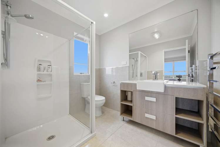 50 Mackay Drive Greenhithe_12