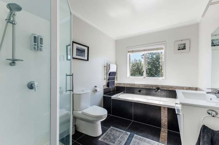 1/32E Ohuirehe Road Coastlands_26