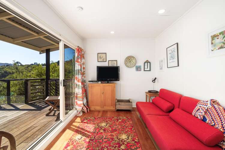 279 Marine Drive Charteris Bay_9